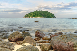 Ya-nui rock beach island 2