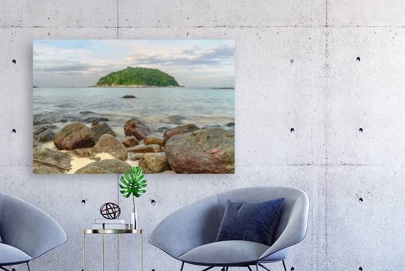 Ya-nui rock beach island 2 by Justin Richard Batten